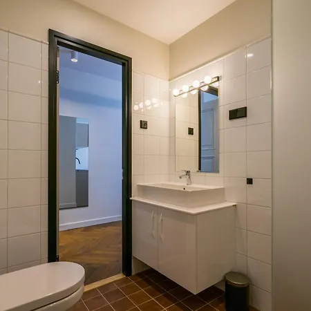 Elias Apartment
